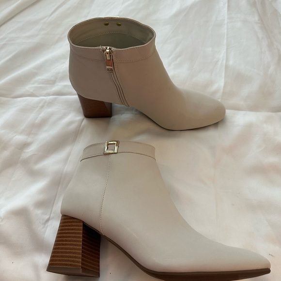 liz & co. Shoes - LIZ Claiborne Ivory ankle boots size 9